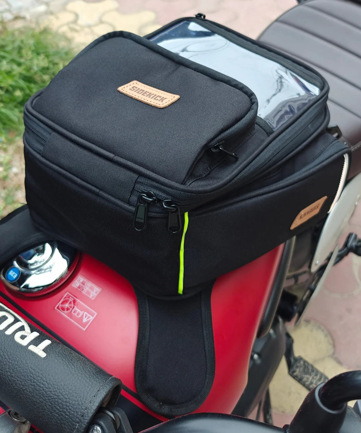 Guardian Gears Sidekick 15 L Magnetic Tank Bag with Waterproof Rain Cover - Image 9